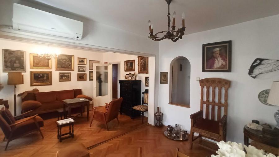 Apartament cu 4 camere decomandat în Lacul Tei