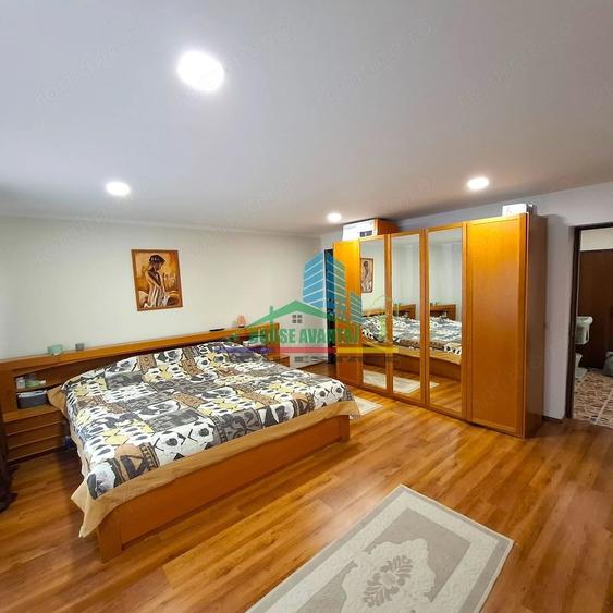 Casă cu 7 camere cu Teren 960 Mp în Câmpineanca