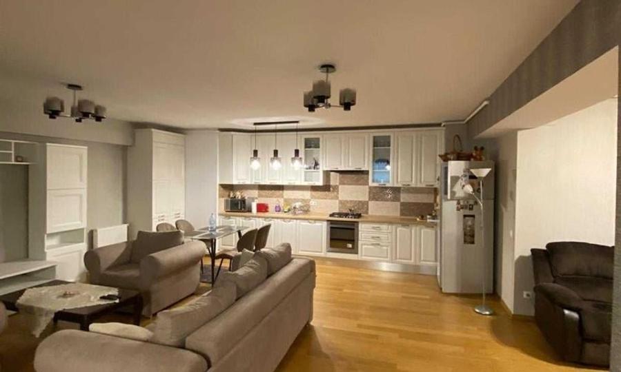 Apartament cu 2 camere semidecomandat în Aviației