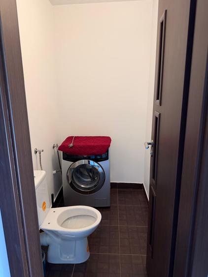 Apartament cu 4 camere semidecomandat în Militari