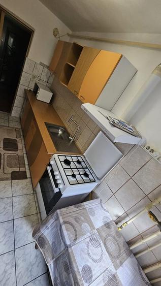 Garsonieră decomandată în Central