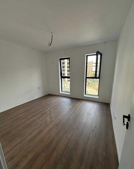 Casă cu 2 camere decomandat în Metalurgiei