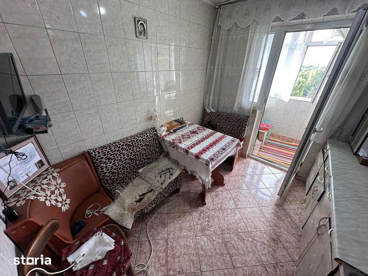 Apartament cu 3 camere decomandat, mobilat în Crângași