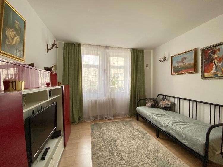 Apartament cu 2 camere decomandat în Banu Manta