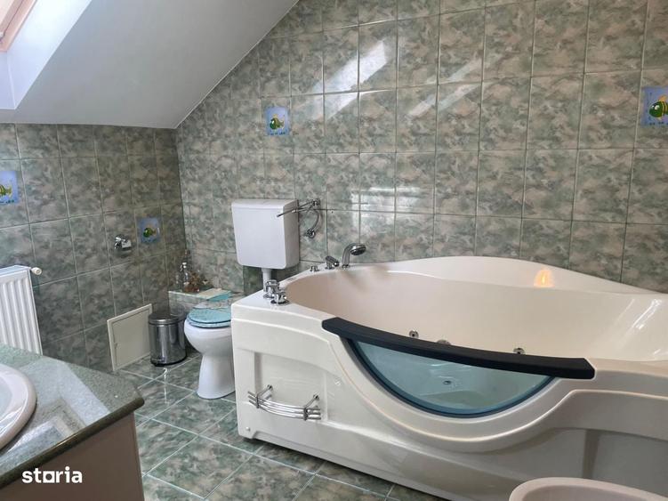 Casă cu 4 camere cu Teren 453 Mp în Câmpului