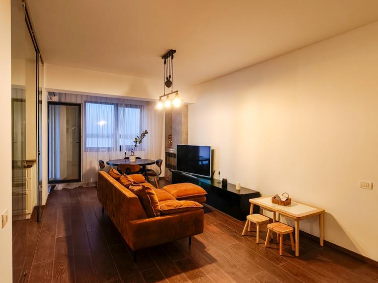 Apartament cu 3 camere decomandat în Uverturii