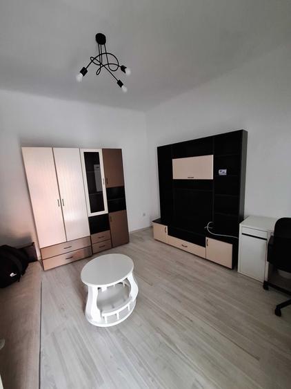 Apartament cu 2 camere decomandat în Exterior Vest