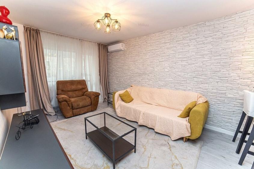 Apartament cu 4 camere decomandat, mobilat în Tei