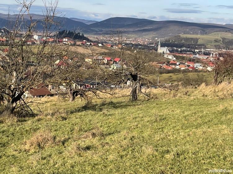Teren de 16663 mp, în Central
