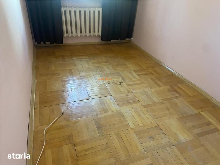 Apartament cu 4 camere nedecomandat în Sud