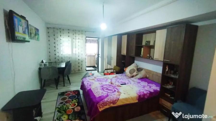 Garsonieră decomandată în Bucium