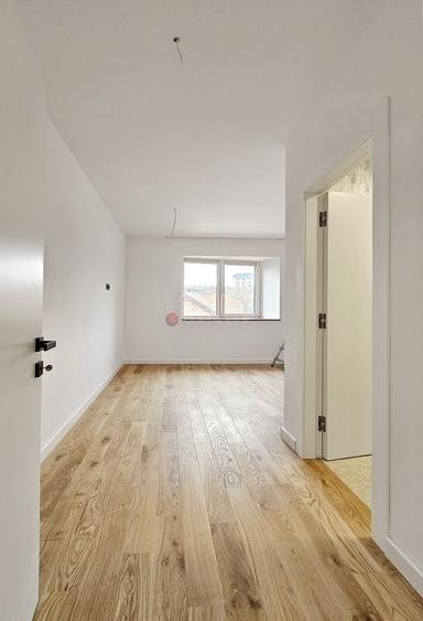 Apartament cu 3 camere decomandat în Brașovul Vechi
