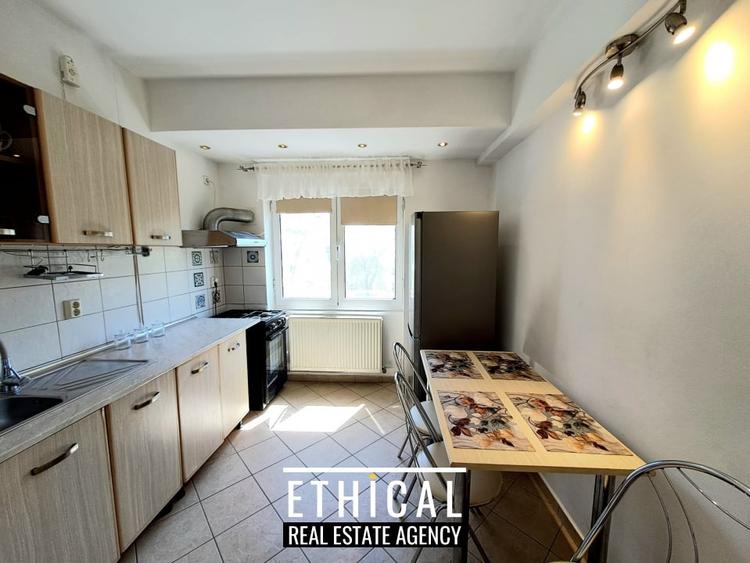 Apartament cu 2 camere decomandat, mobilat în P-ța Amzei