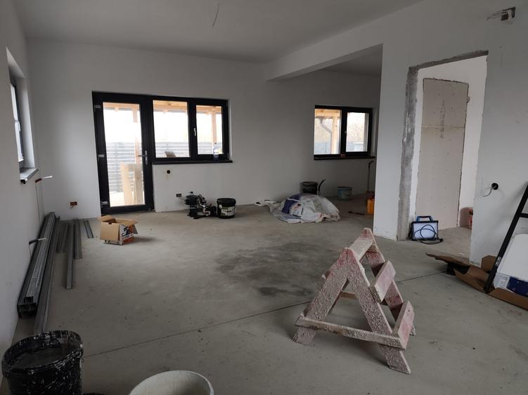 Casă individuală cu 4 camere cu Canalizare în Bolintin-Vale