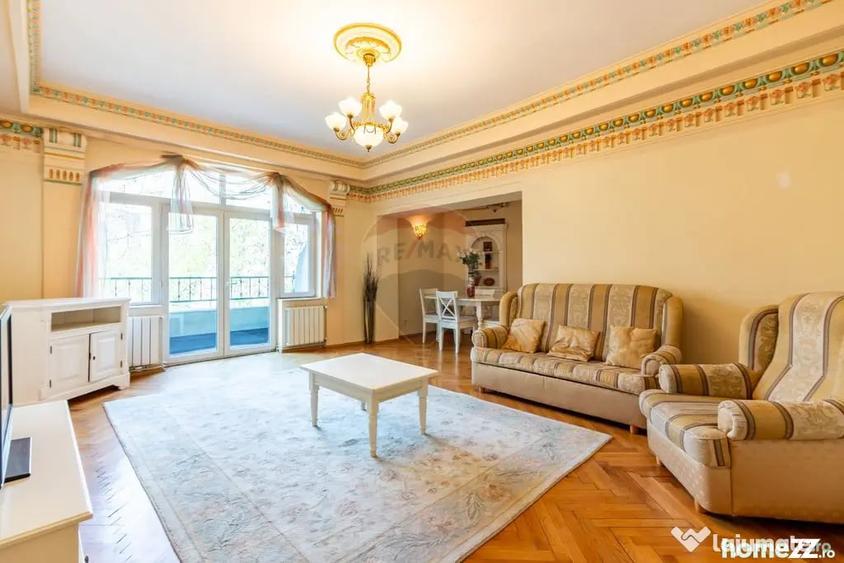 Apartament cu 4 camere decomandat în Amzei
