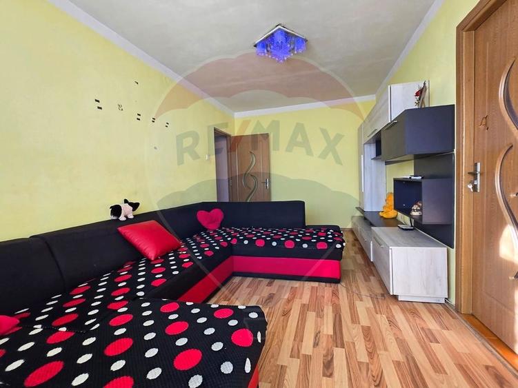 Apartament cu 2 camere semidecomandat, mobilat în Cetății