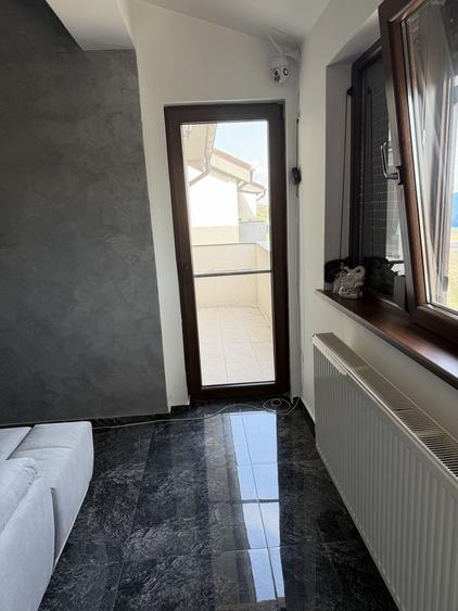 Apartament cu 3 camere decomandat în Vărsătura