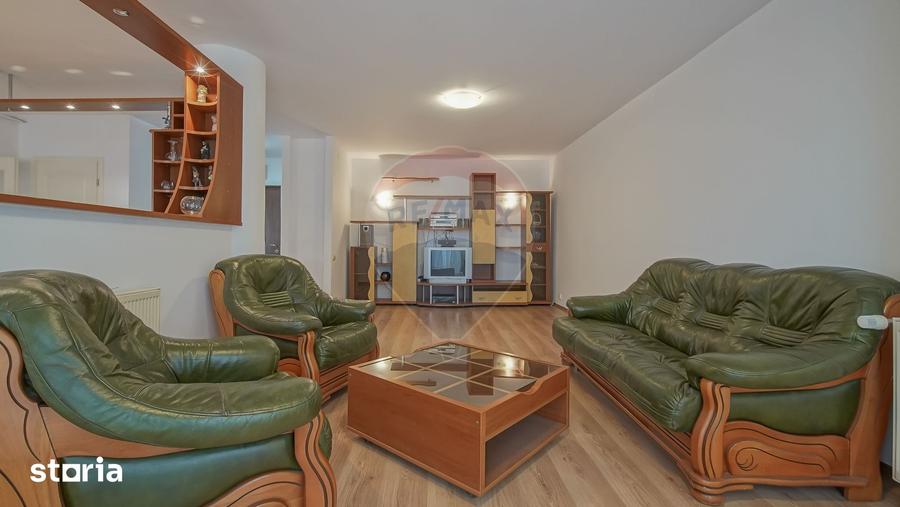 Apartament cu 3 camere decomandat în Bartolomeu