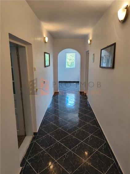 Casă individuală cu 6 camere cu Teren 1717 Mp în Lunca Frumoasă