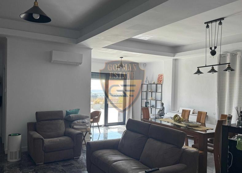 Penthouse cu 3 camere decomandat, mobilat în Costinești