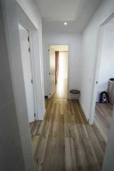 Casă cu 5 camere cu Teren 301 Mp în Cernele