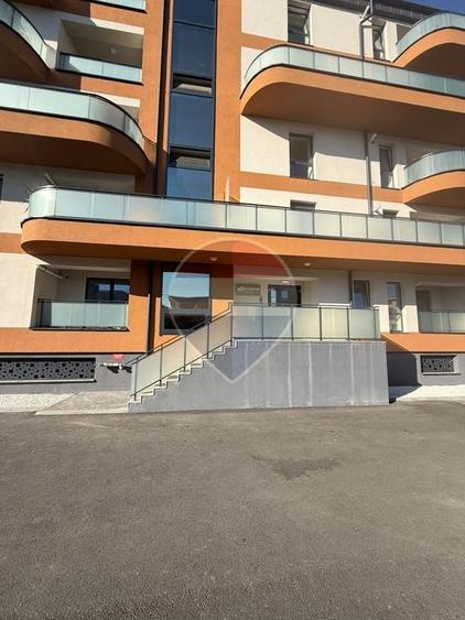 Apartament cu 2 camere decomandat în Hotvon
