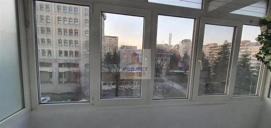 Apartament cu 3 camere decomandat în Ultracentral