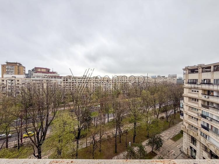 Apartament cu 3 camere decomandat în P-ța Unirii