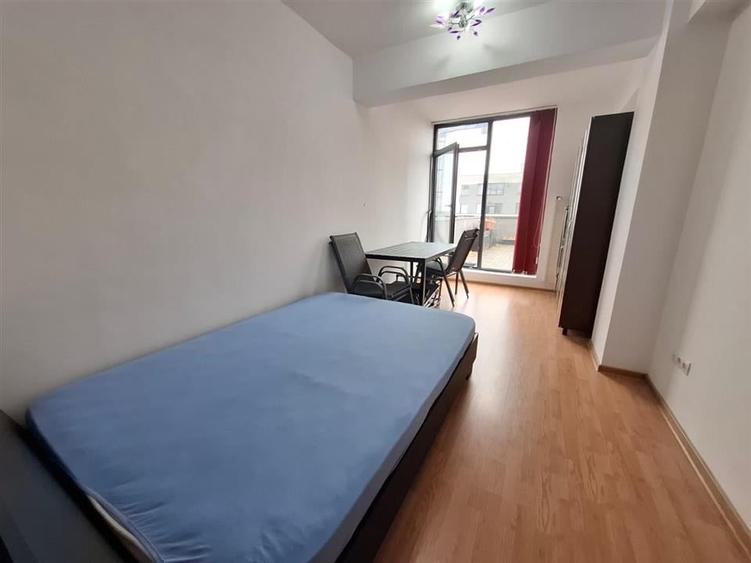 Apartament cu 3 camere semidecomandat, mobilat în Șelimbăr