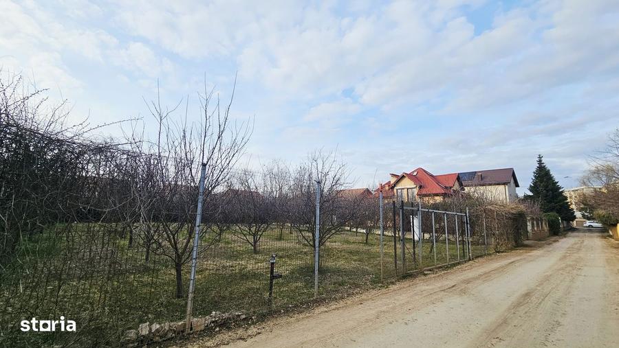 Teren de 1000 mp, în Gruiu
