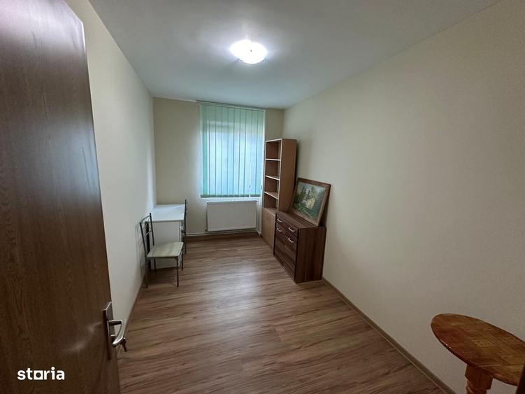 Apartament cu 3 camere decomandat în Albești