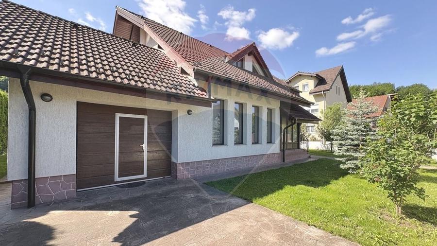 Casă individuală cu 4 camere cu Teren 742 Mp în Noua