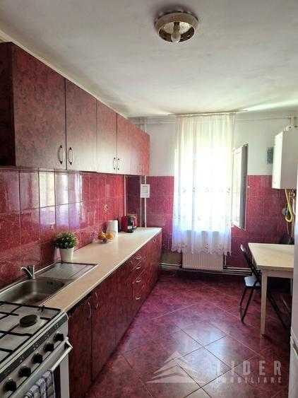 Apartament cu 2 camere semidecomandat, mobilat în Mărăști
