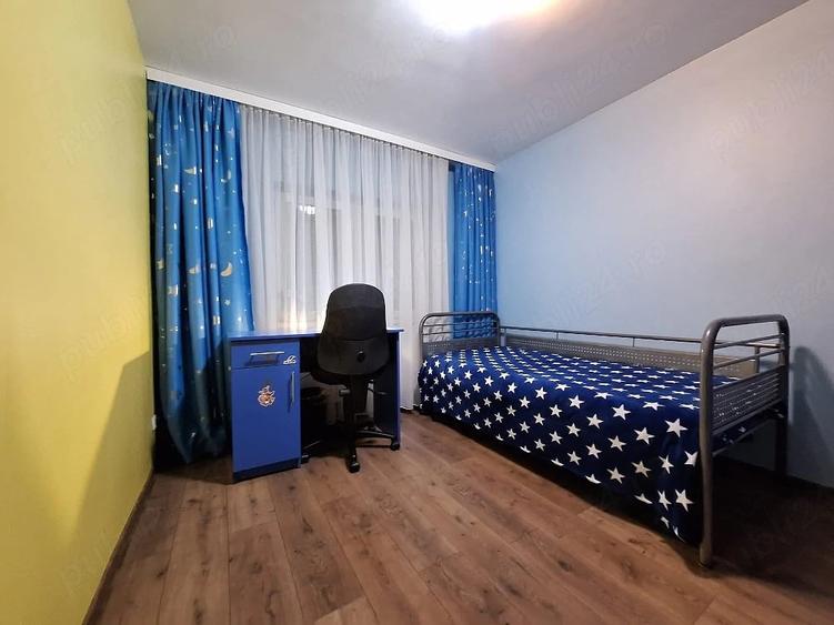 Apartament cu 4 camere decomandat în Lipovei