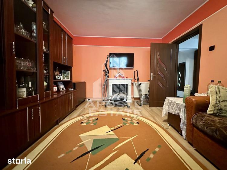 Apartament cu 3 camere decomandat în Soarelui