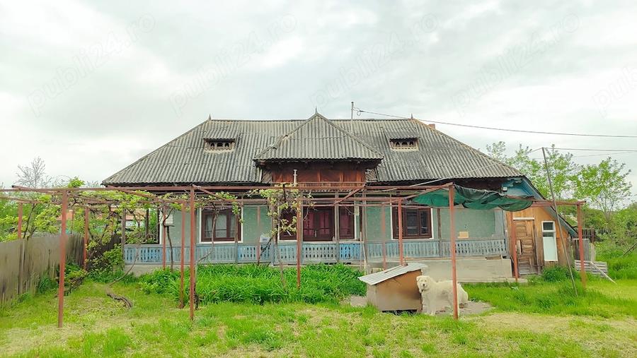 Casă cu Teren 1589 Mp în Căciulești