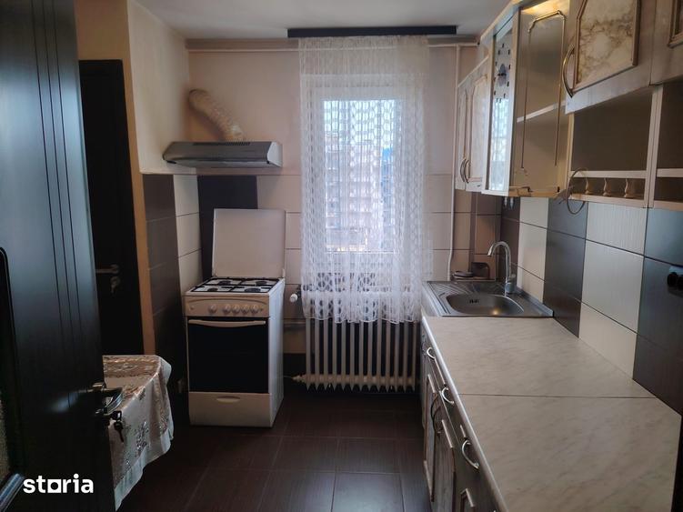 Apartament cu 2 camere semidecomandat în Calea București