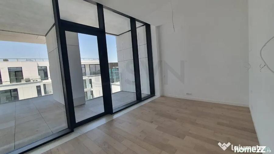 Apartament cu 4 camere semidecomandat în Cotroceni