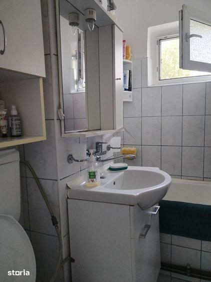 Apartament cu 4 camere semidecomandat în Alexandru cel Bun