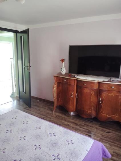Casă cu 3 camere în Vânători