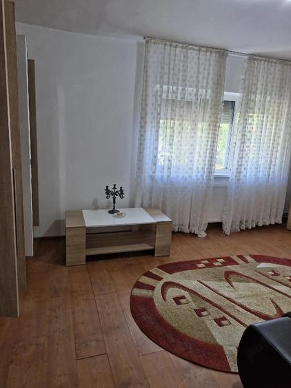 Apartament cu 2 camere decomandat în Girocului