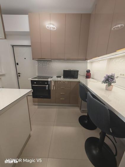 Apartament cu 5 camere în Centrul Civic