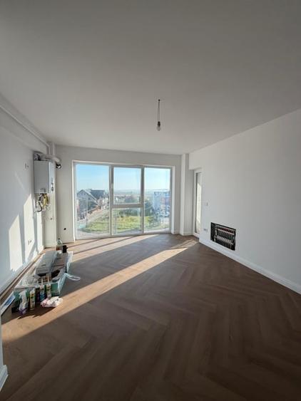 Apartament cu 3 camere decomandat în Est