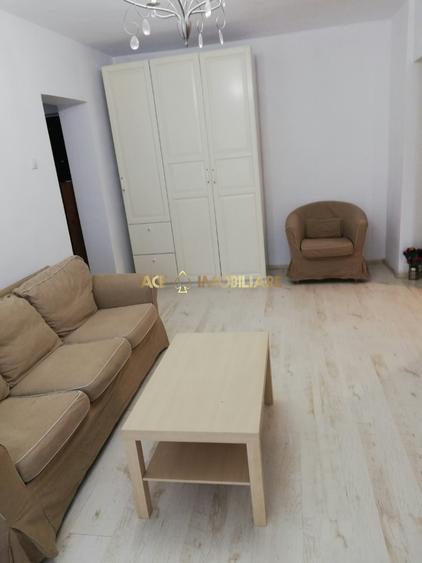 Apartament cu 2 camere semidecomandat, mobilat în Moșilor