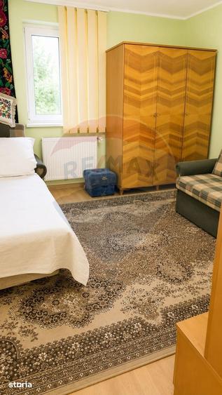 Casă cu 5 camere cu Teren 370 Mp în Central