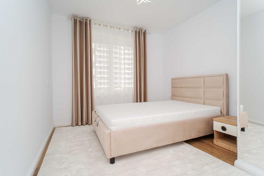 Apartament cu 3 camere semidecomandat, mobilat în Copou