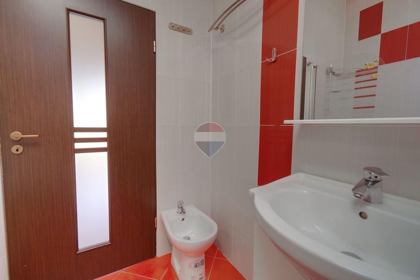 Apartament cu 2 camere semidecomandat în Florești
