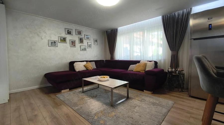 Casă cu Teren 1855 Mp în Cozia