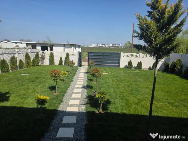 Casă cu 3 camere cu Teren 497 Mp în Central