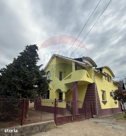 Casă cu 6 camere cu Teren 960 Mp în Central